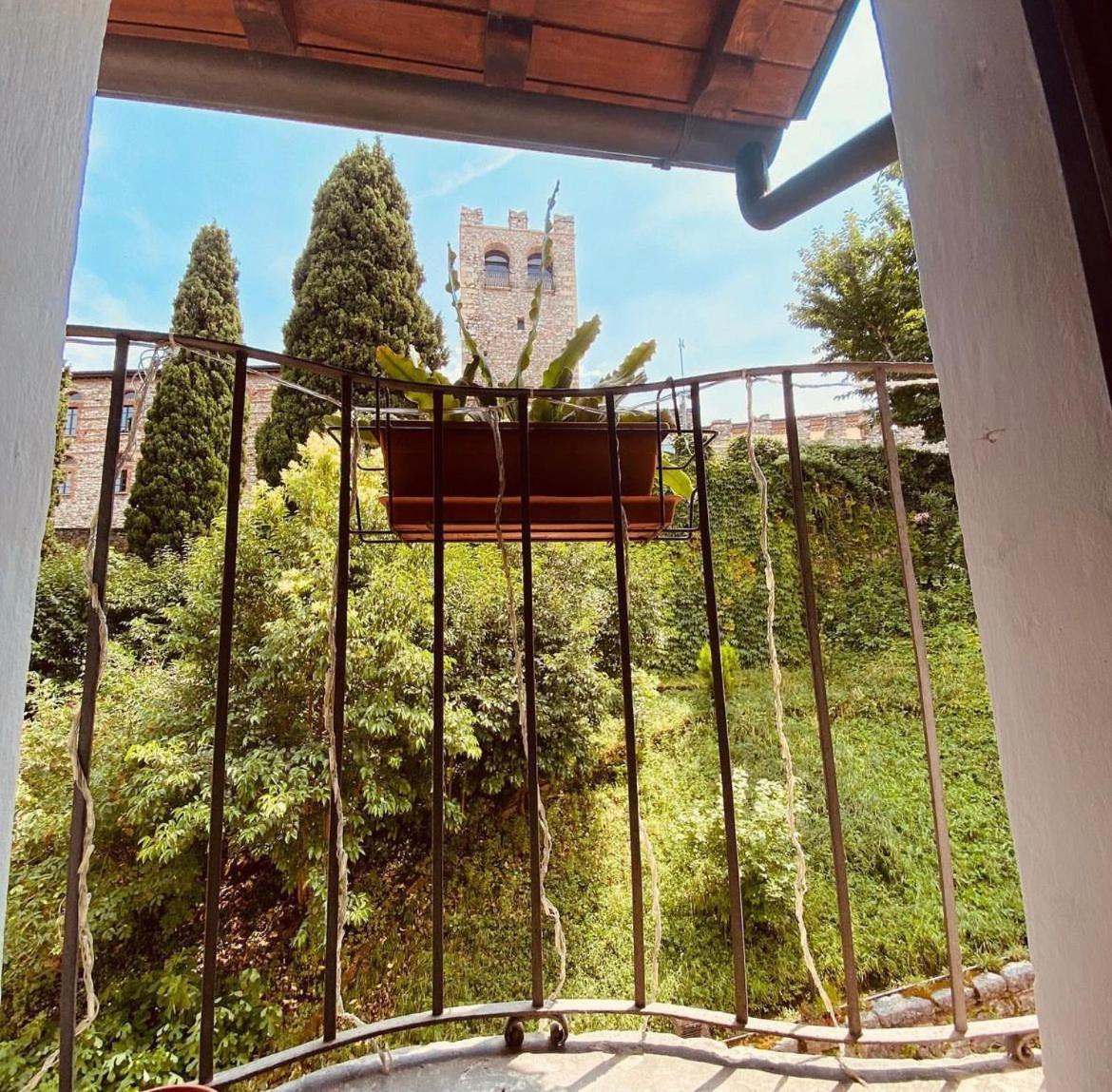 The Queen Tower Desenzano del Garda Esterno foto